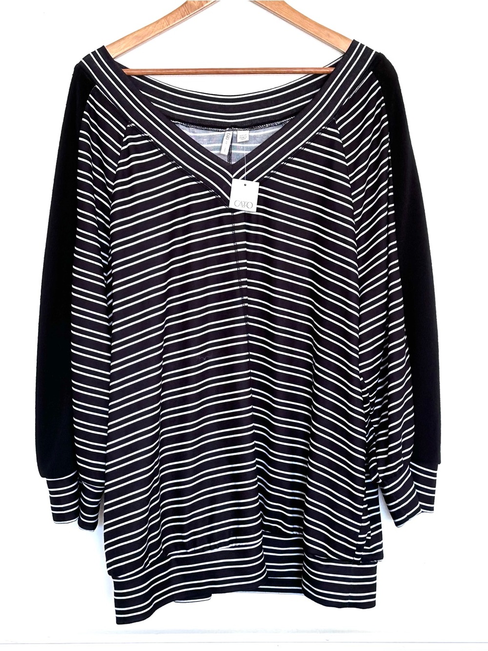 NWT Cato Shirt Women’s Size 22/24 Striped 3/4 Sleeve Pullover V Neck Knit Top